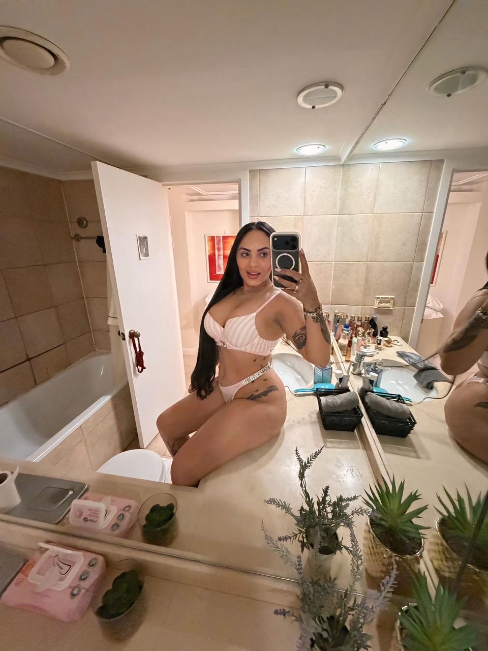 in-Haifa-Brazilian-beauty-Graceful_2